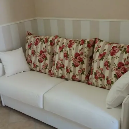 Lo Scrigno Apartment *