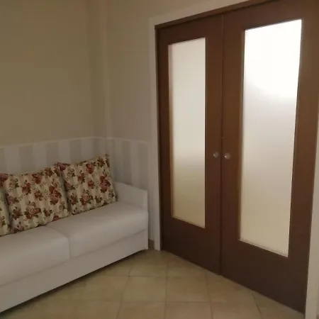 Lo Scrigno Apartment *